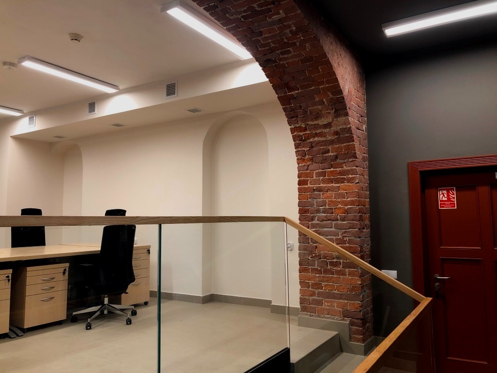 Remont pomieszczeń biurowych w obiekcie zabytkowym