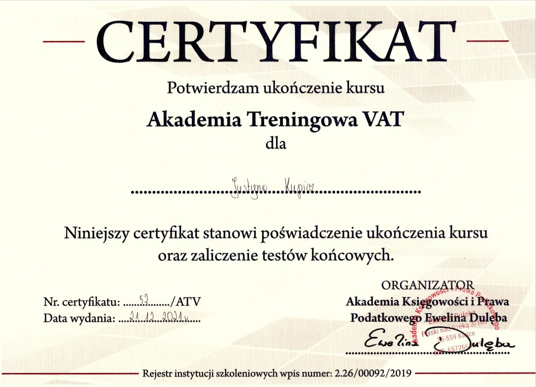 Skan certyfikatu ukończenia kursu Akademii Treningowej VAT, wydany 21.12.2021, z pieczątką Akademii Księgowości i Prawa Podatkowego Ewelina Dulęba.