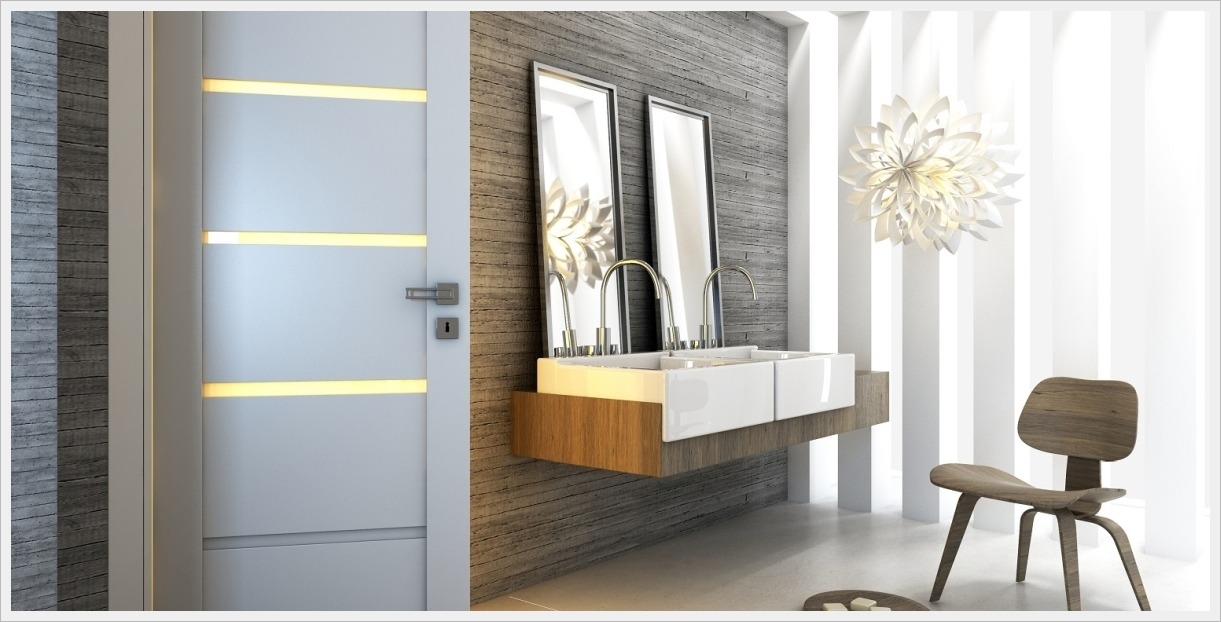 Nowoczesna łazienka z białą ścianą w paski, drewnianym krzesłem i umywalką z dwoma kranami, oświetlona lampą w kształcie kwiatu, z widocznymi drzwiami wewnętrznymi z podświetlanymi paskami.