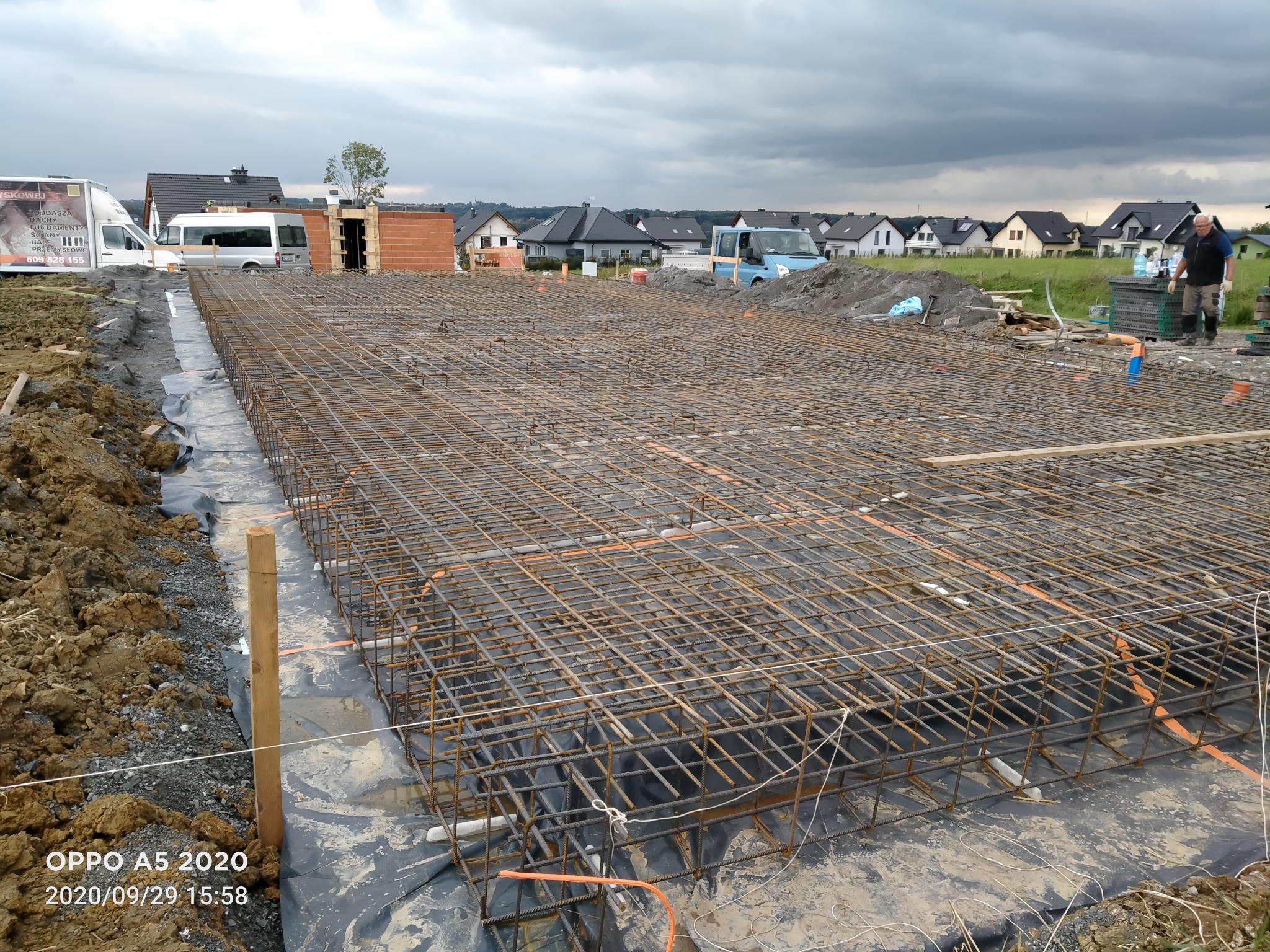 Zbrojenie płyty fundamentowej pod budynek prefabrykowany, Międzyrzecze