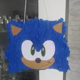 Sonic najnowsza piniata na specjalne zamówienie.