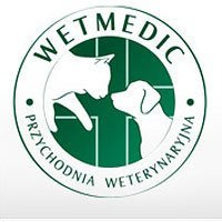 Logo przychodni z sylwetkami psa i kota wewnątrz zielonego okręgu z krzyżem, otoczone napisem 'WETMEDIC Przychodnia Weterynaryjna'.