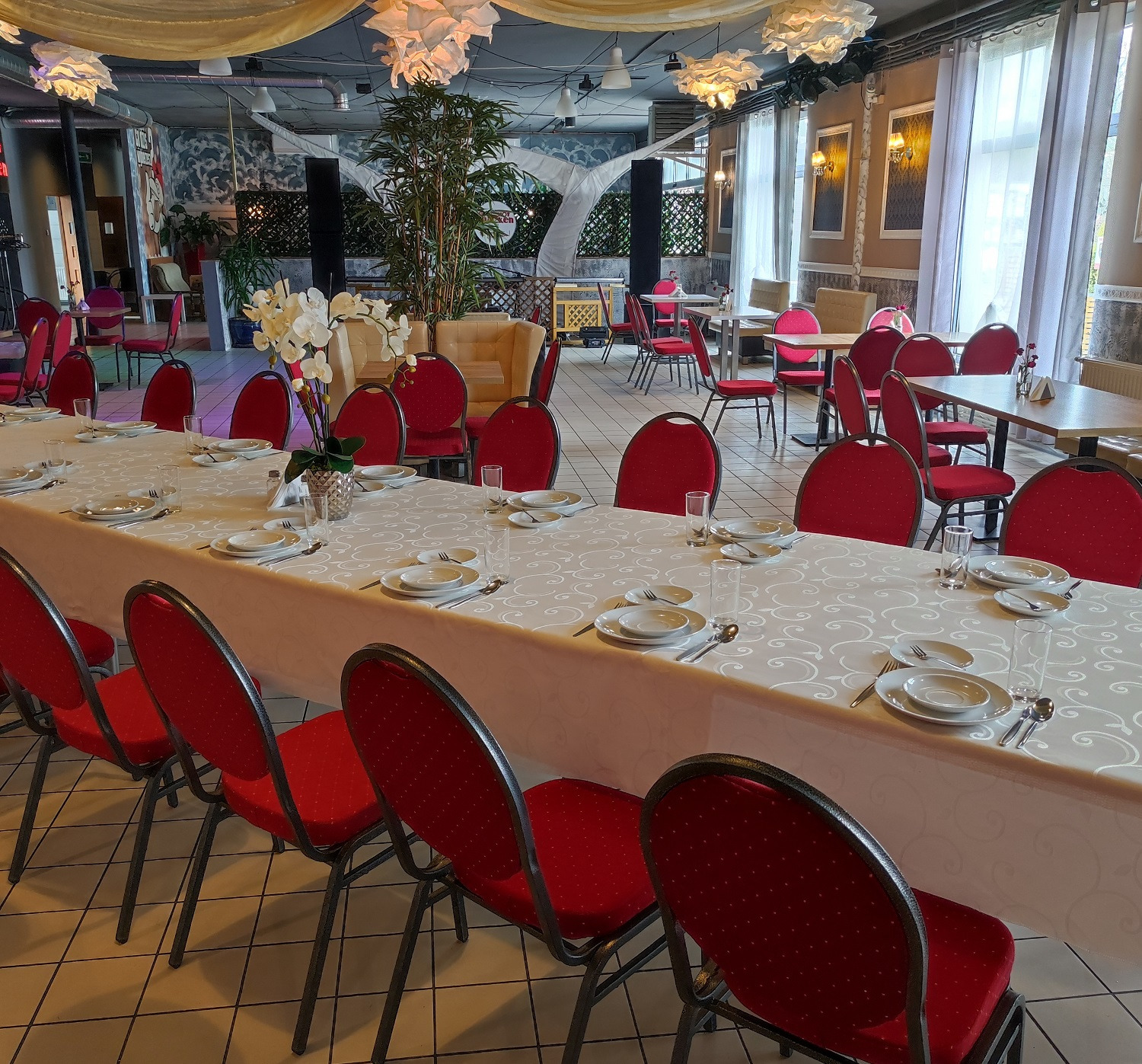 Przykładowa aranżacja sali.