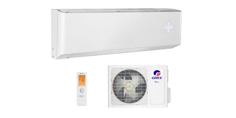 Zestaw klimatyzacji Gree składający się z jednostki wewnętrznej z wyświetlaczem, jednostki zewnętrznej z logo i pilota, na białym tle.