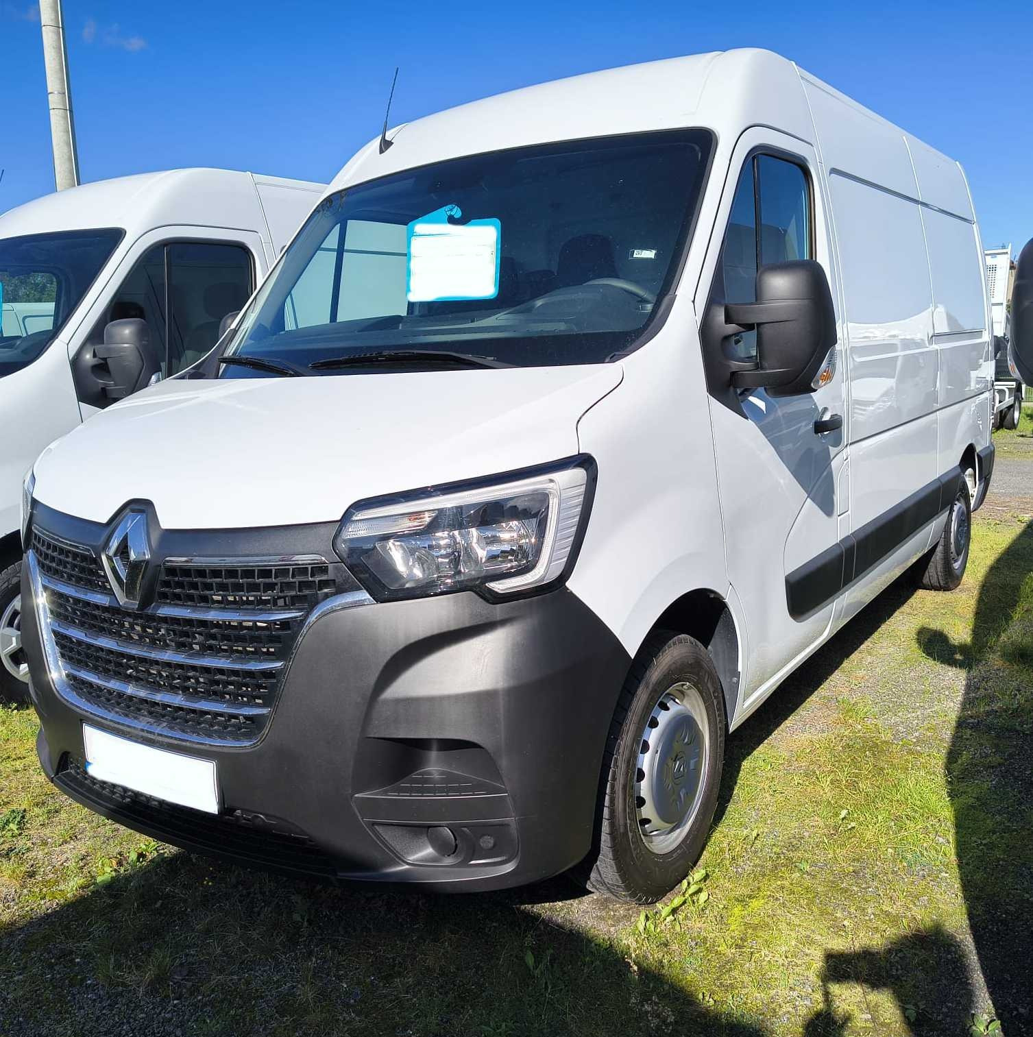 Kolejny samochód dla stałego klienta już do niego dotarł.