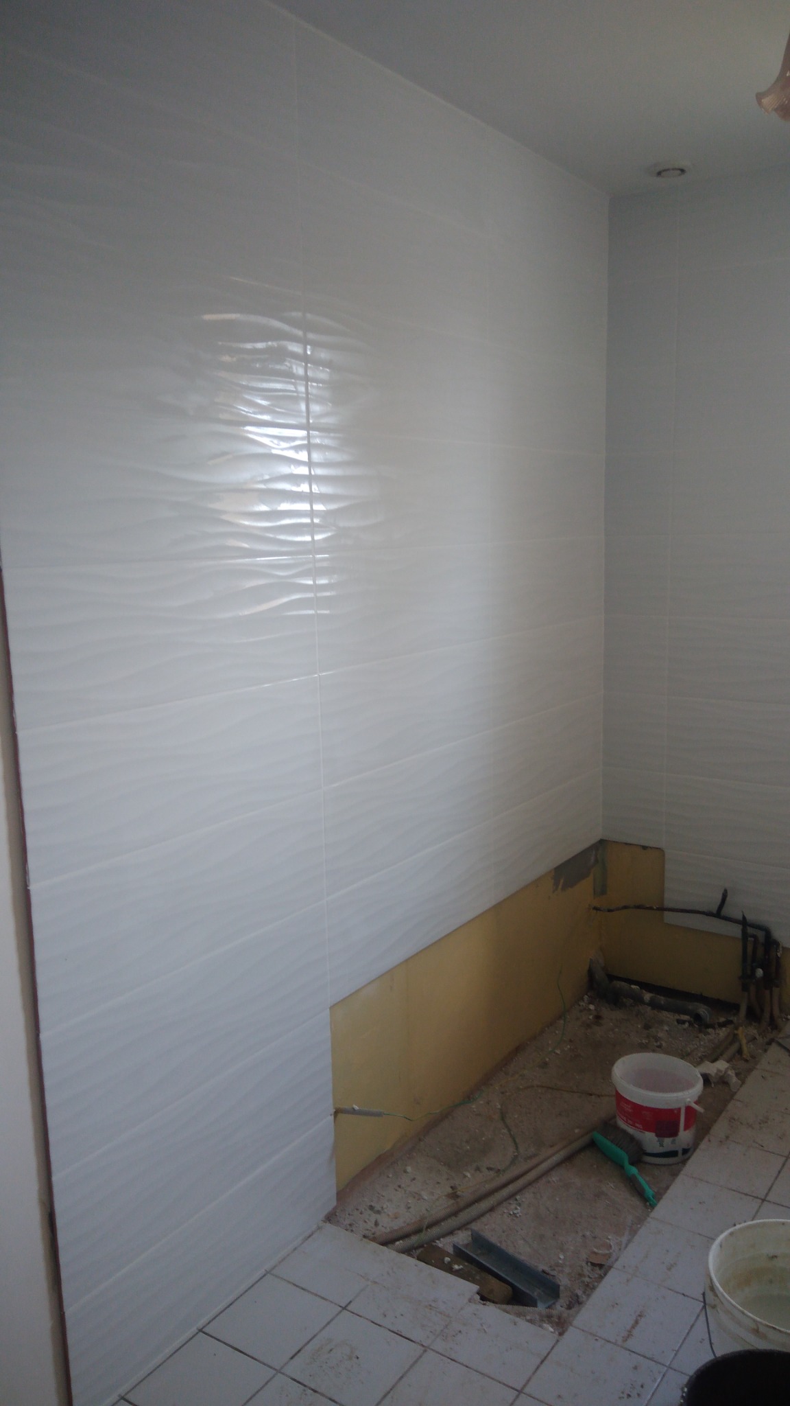 Łazienka odbudowa ścian z GK układanie płytek