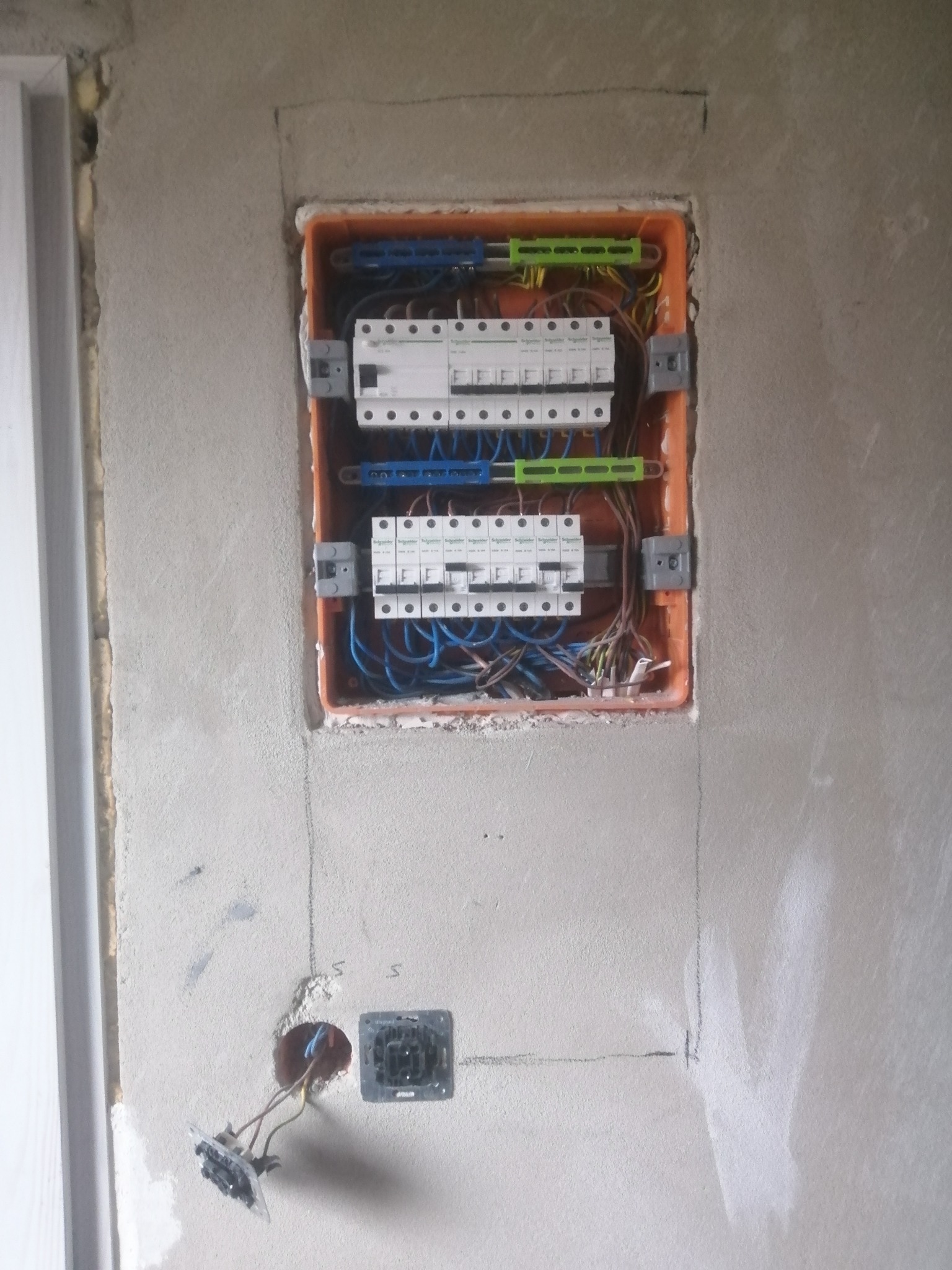 Modernizacja rozdzielnicy bezpiecznikowej cz. 1