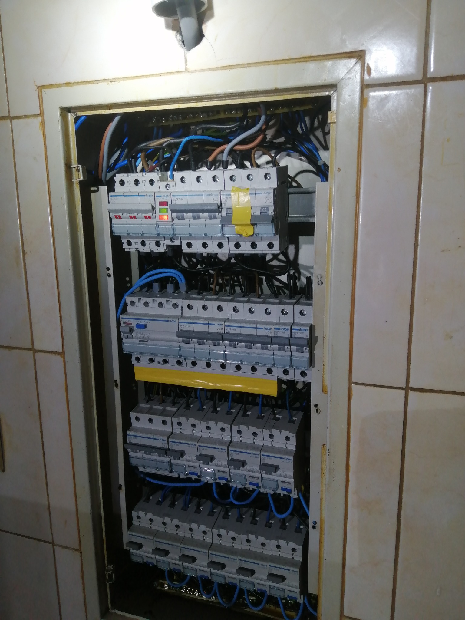 Modernizacja rozdzielnicy w budynku gastronomicznym cz. 2