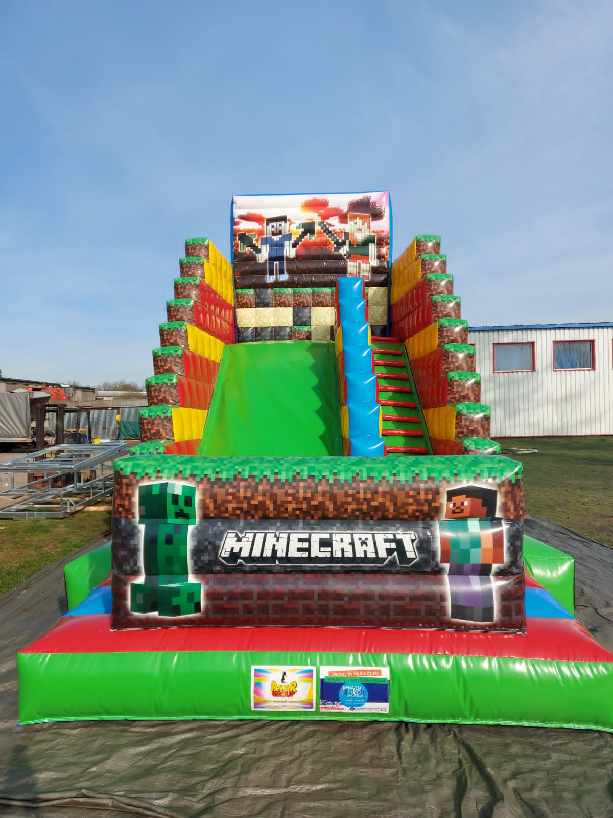 Dmuchana zjeżdżalnia 'Mine Craft'