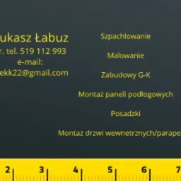 Wizytówka firmy Łukasz Łabuz z numerem telefonu, adresem e-mail oraz listą usług: szpachlowanie, malowanie, zabudowy G-K, montaż paneli podłogowych, posadzki, montaż drzwi wewnętrznych i parapetów.