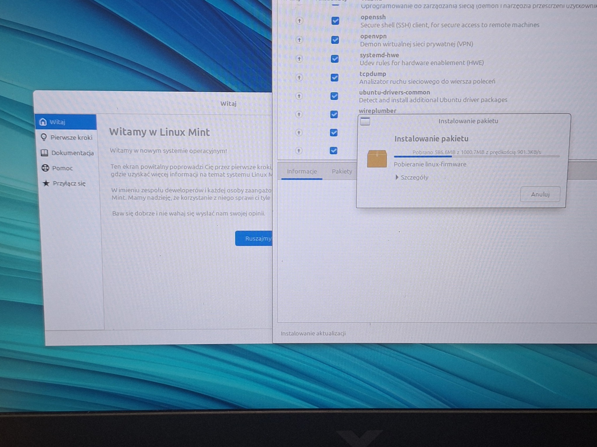Pasek pionowy w Linux Mint Pani zależało na tym a Windows 11 nie ma.