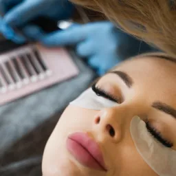 Stylizacja rzęs i brwi