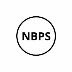 Czarno-białe logo NBPS w okręgu na białym tle.