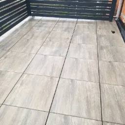 Taras z terakota 2 cm grubości układana na dystansach