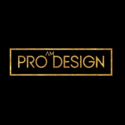 Złote logo 'AM PRO DESIGN' w prostokątnej ramce na czarnym tle, z teksturą przypominającą folię.