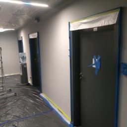 NIERÓWNO POD SUFITEM AGNIESZKA MAJEWSKA - Kotyrarz w biurowcu gotowy do malowania