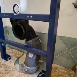 Szybki remont małej łazienki. Całość wykonana na panelach winylowych. Czas realizacji 3 dni 😀