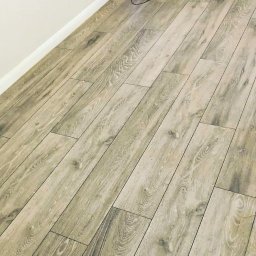 Układanie paneli Manchester  2