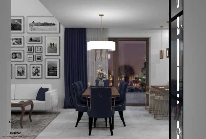 Elegancka jadalnia w odcieniach granatu i bieli, z galerią czarno-białych zdjęć na ścianie, okrągłym żyrandolem i widokiem na miasto za oknem.
