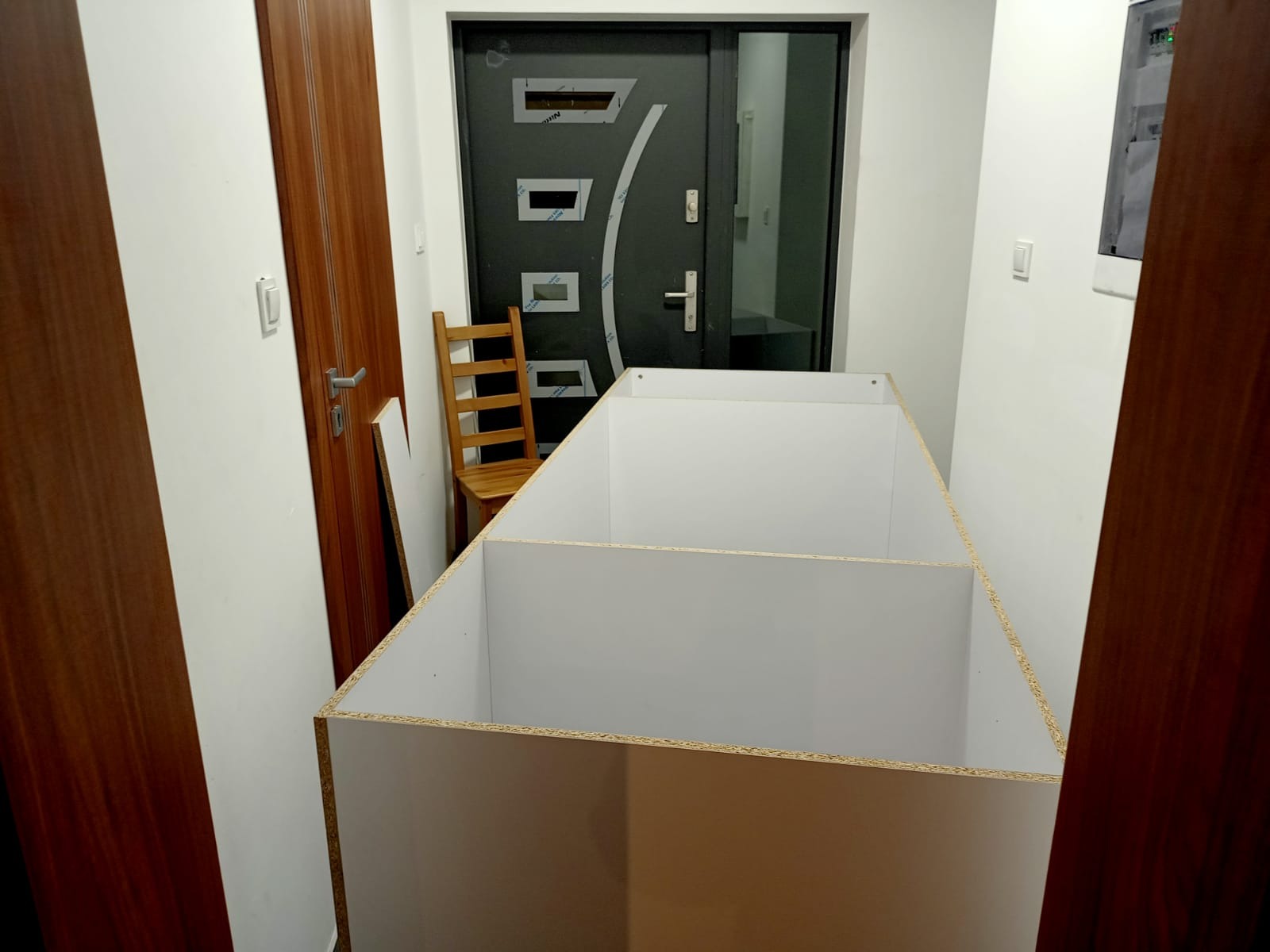 szafa wnękowa - zdjecie z miejsca pracy