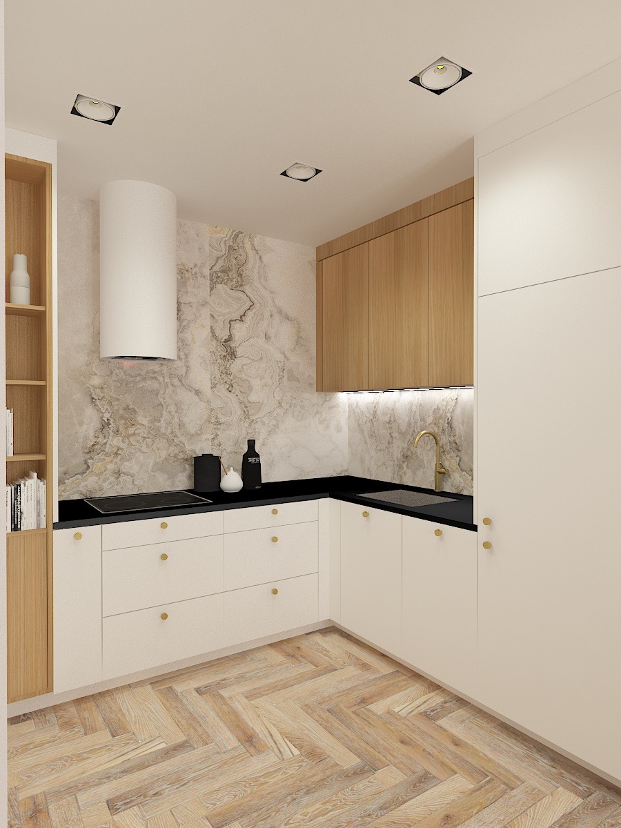 Nowoczesna kuchnia z białymi szafkami, drewnianymi akcentami i marmurowym backsplashiem, oświetlona punktowymi lampami sufitowymi i złotą armaturą.