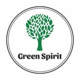 Logo firmy ogrodniczej Green Spirit przedstawiające stylizowane drzewo z zielonych liści w okręgu z podwójną czarną obwódką.
