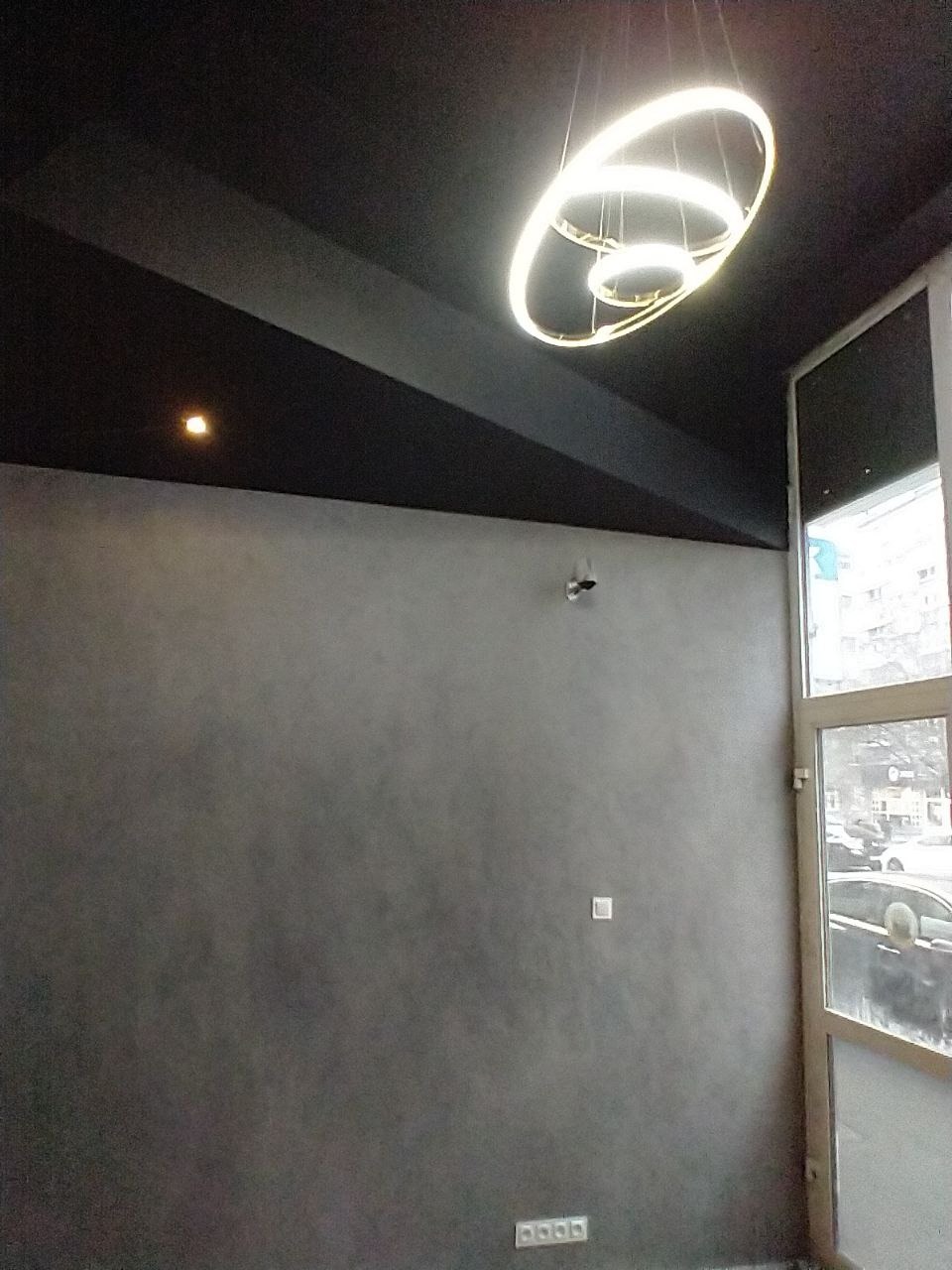 Tynkowanie ścian mikrocementem (Remont biura, Warszawa, Żelazna)