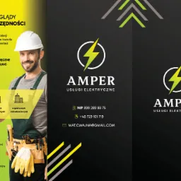 Mężczyzna w kasku i pasie narzędziowym prezentuje ofertę przeglądów instalacji elektrycznych dla firm, obiektów przemysłowych i wspólnot mieszkaniowych. Logo firmy Amper.