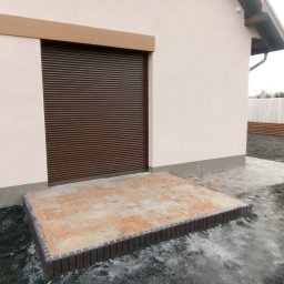 BRUKER - Tarasik z płyt dekoracyjnych Barwy Jesieni; Krzyżanowice k. Wrocławia.