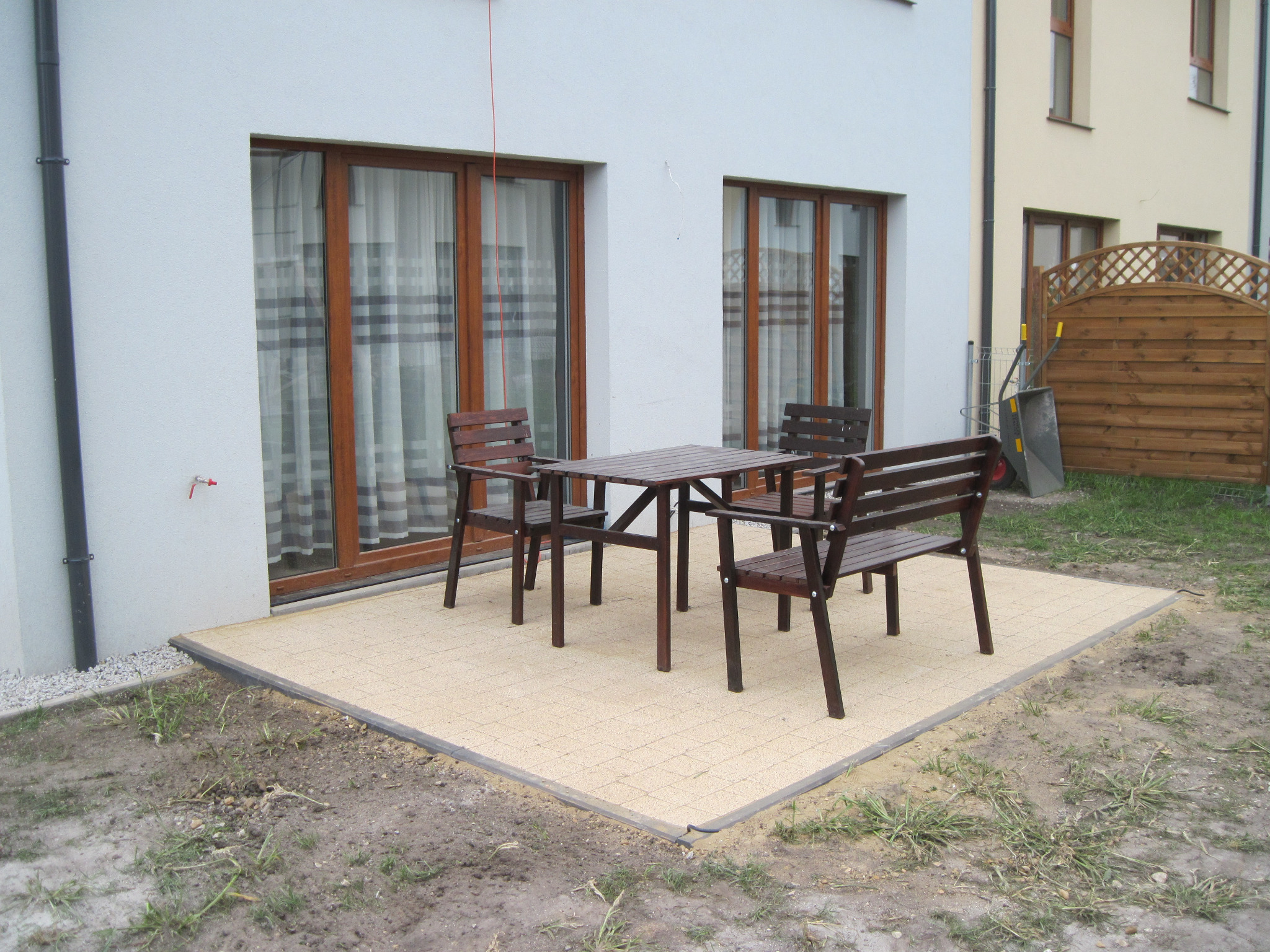 Mały Taras z kostki w Smolcu k. Wrocławia.