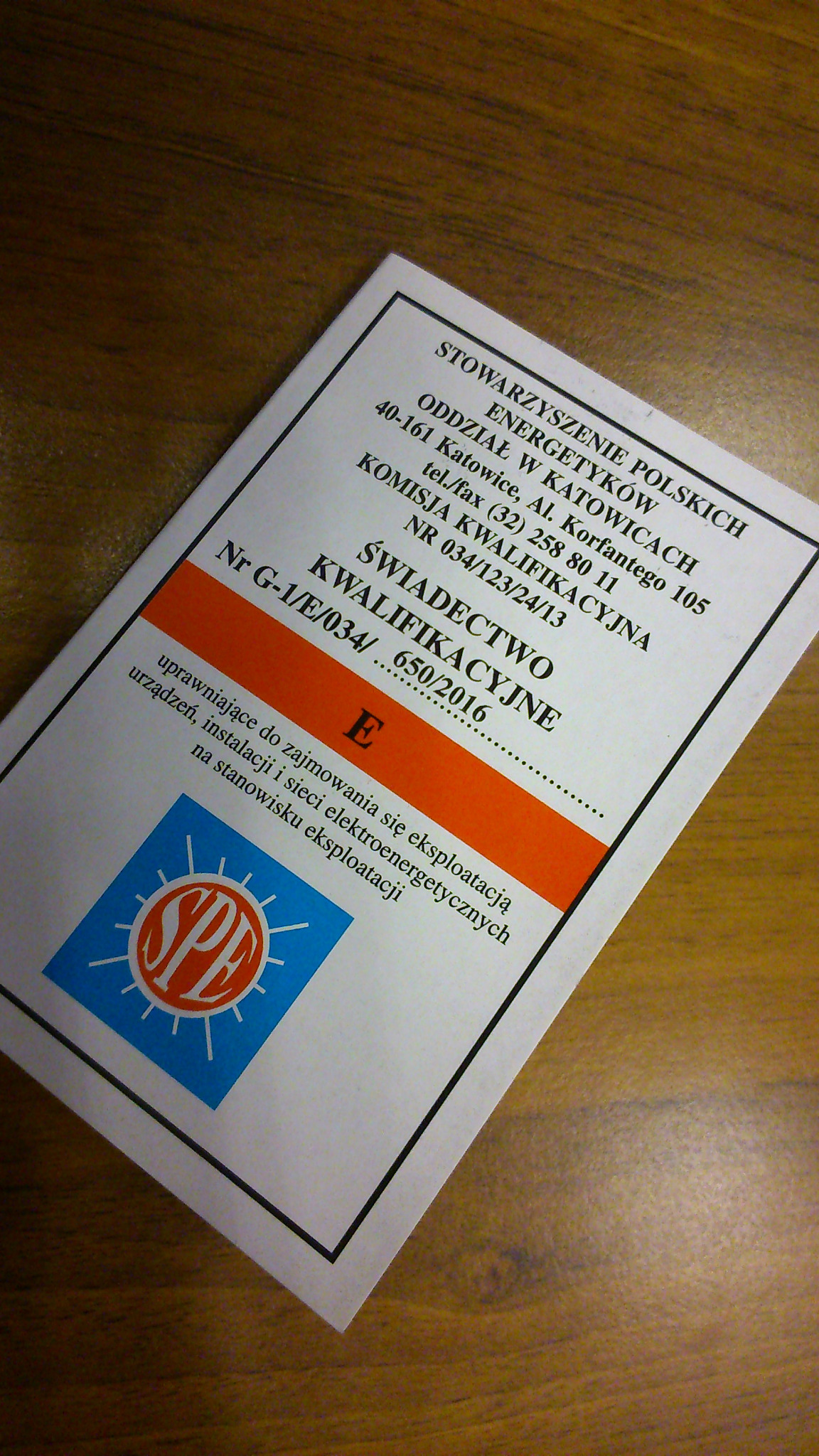 Świadectwo kwalifikacyjne Stowarzyszenia Polskich Energetyków Oddział w Katowicach, potwierdzające uprawnienia do zajmowania się eksploatacją urządzeń, instalacji i sieci elektroenergetycznych...