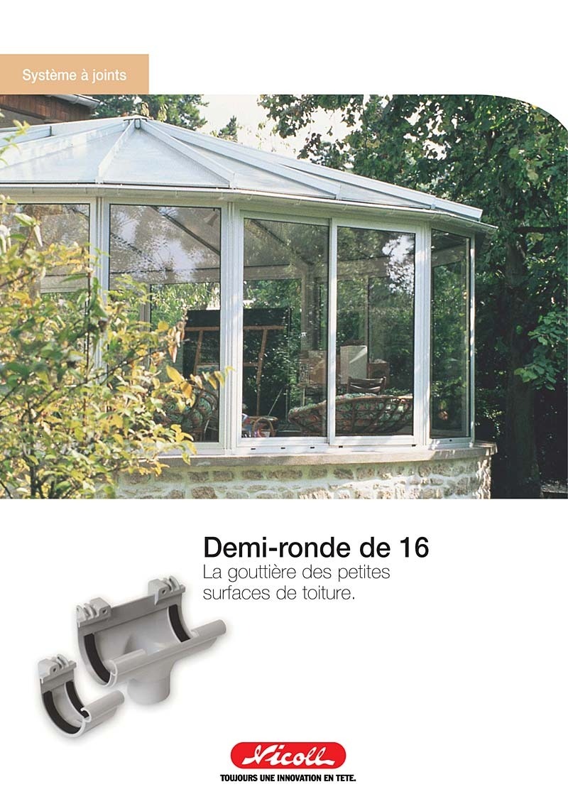 Mała rynna o przekroju 70 mm z rurą spustową 50 mm. Idealna na małe zadaszenia, wiaty, altanki.