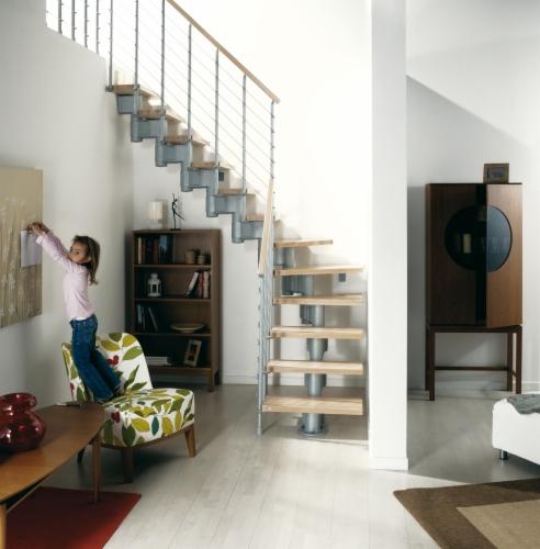 Schody modułowe KOMPACT (z tralkami)