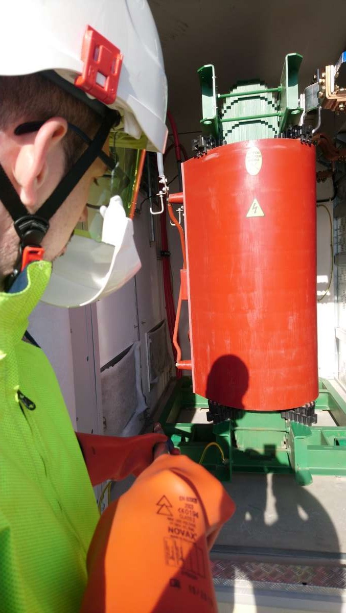 Czyszczenie pod napięciem Transformatorów