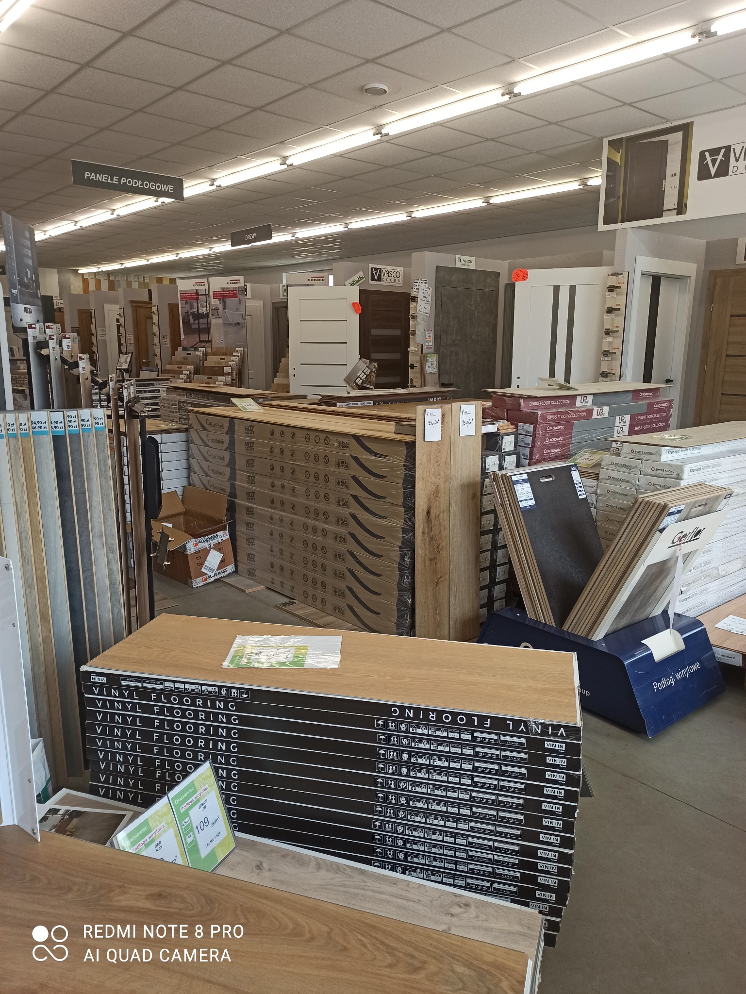 Największa ekspozycja drzwi, podłóg w mieście.