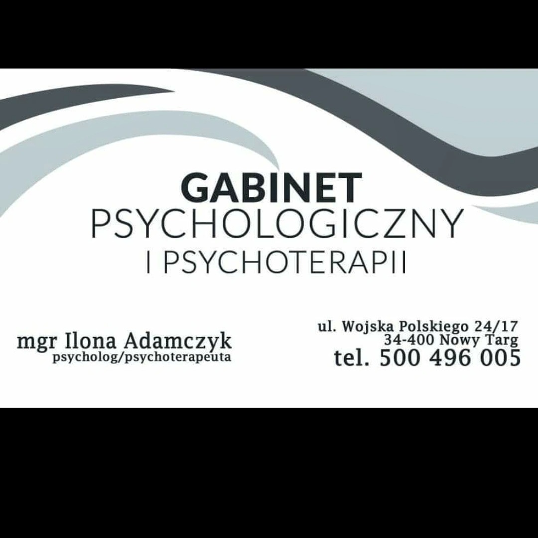 Wizytówka gabinetu psychologicznego i psychoterapii mgr Ilony Adamczyk z adresem i numerem telefonu w Nowym Targu, ozdobiona abstrakcyjnymi szarymi falami.