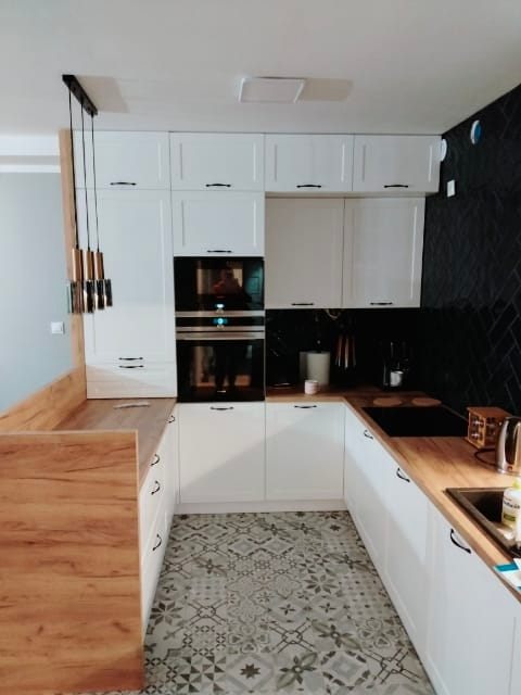 Kuchnia z pół - wyspą