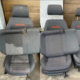 Porównanie foteli samochodowych przed i po czyszczeniu tapicerki, widoczne wyraźne różnice w czystości materiału, z napisem 'GOAL' na oparciach.