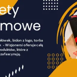 Baner reklamowy z hasłem 'Gadżety Reklamowe', prezentujący przykładowe produkty: bidon, torba z logo i inne upominki.