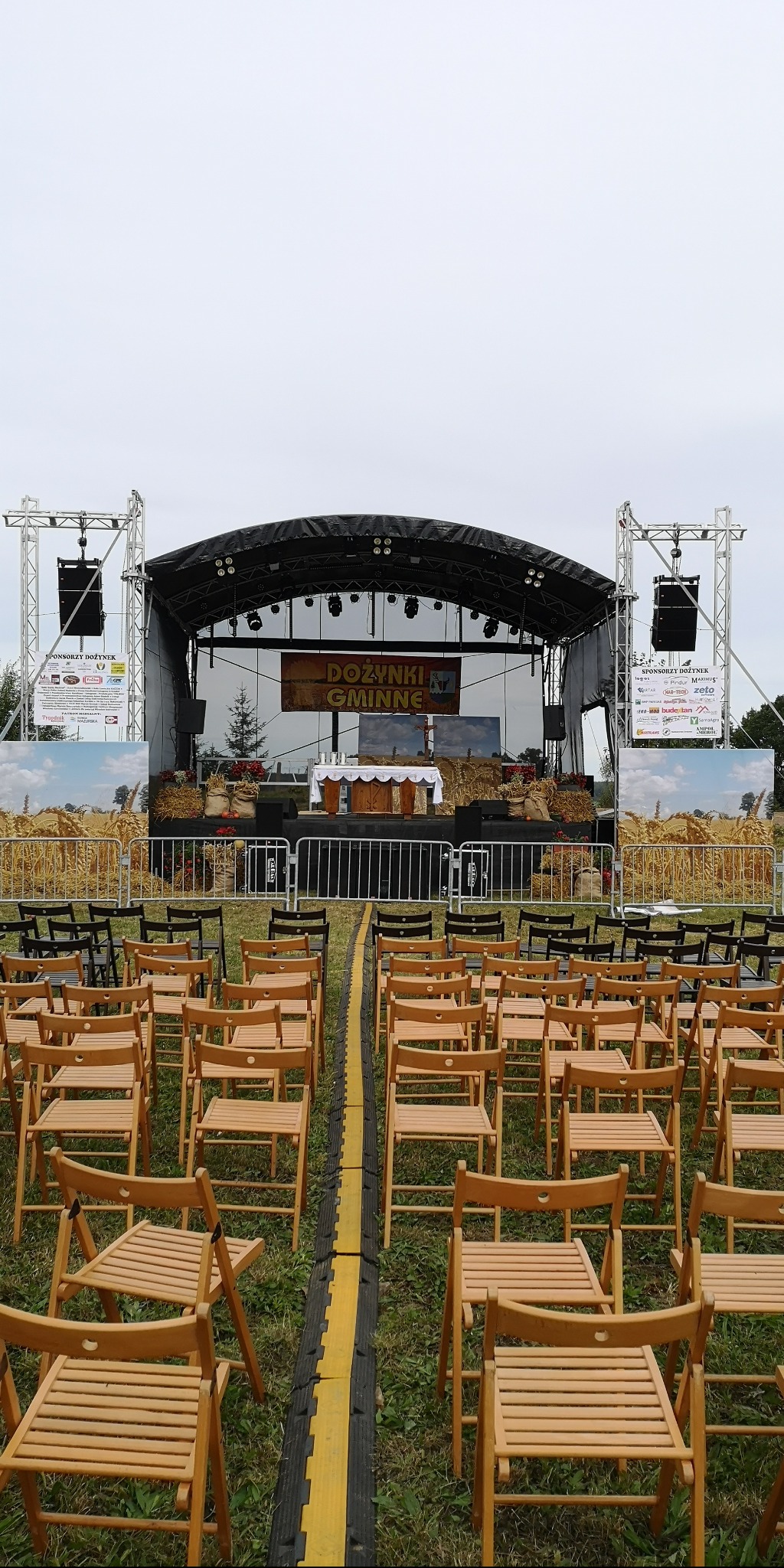 8x6 scena oraz bramy do nagłośnienia