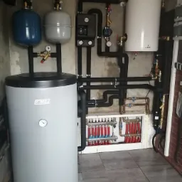 Kotłownia, sprzęt do pompy ciepła.