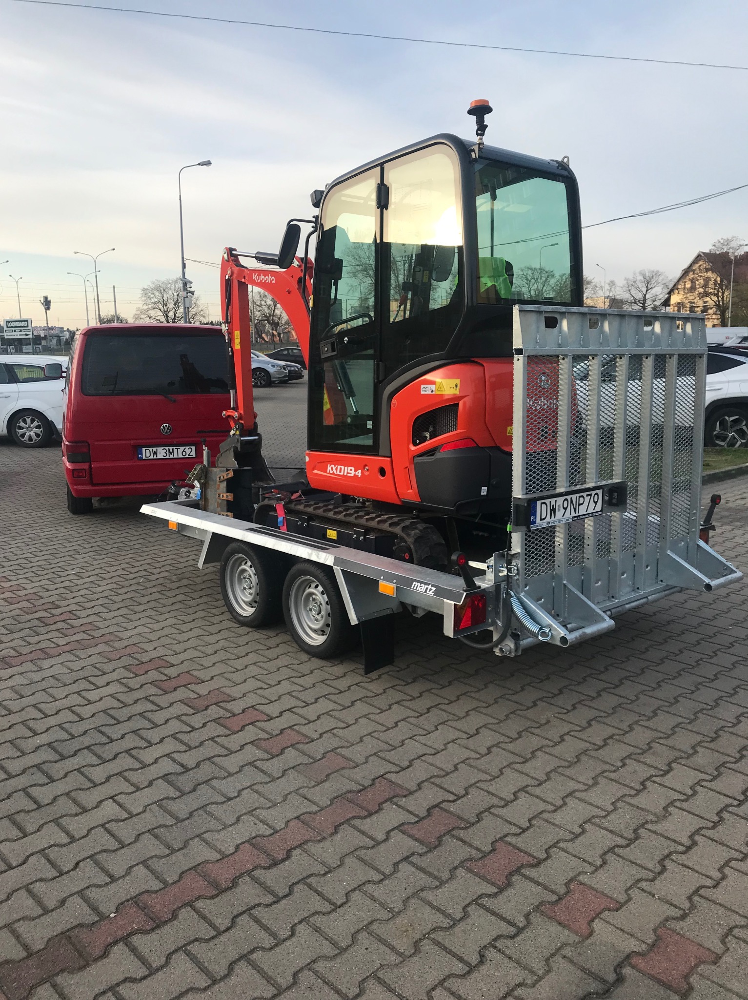 Wynajem minikoparki do 2 ton wraz z operatorem