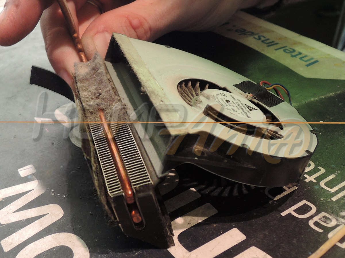 czyszczenie układu chłodzenia w laptopie - przed/po