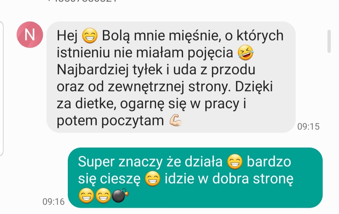 Zrzut ekranu konwersacji SMS: klientka dziękuje za dietę, informując o bólu mięśni po treningu, co jest interpretowane jako pozytywny efekt działania diety.