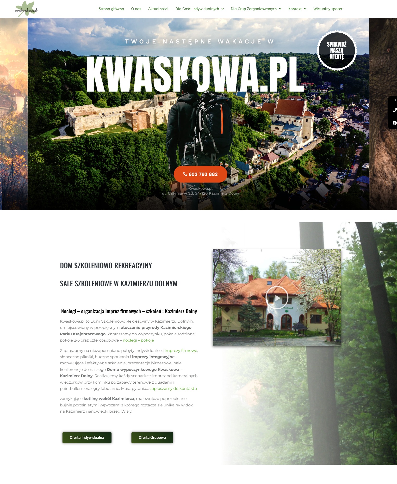 Widok na Kazimierz Dolny z ruinami zamku i turystą z plecakiem, promujący stronę Kwaskowa.pl.