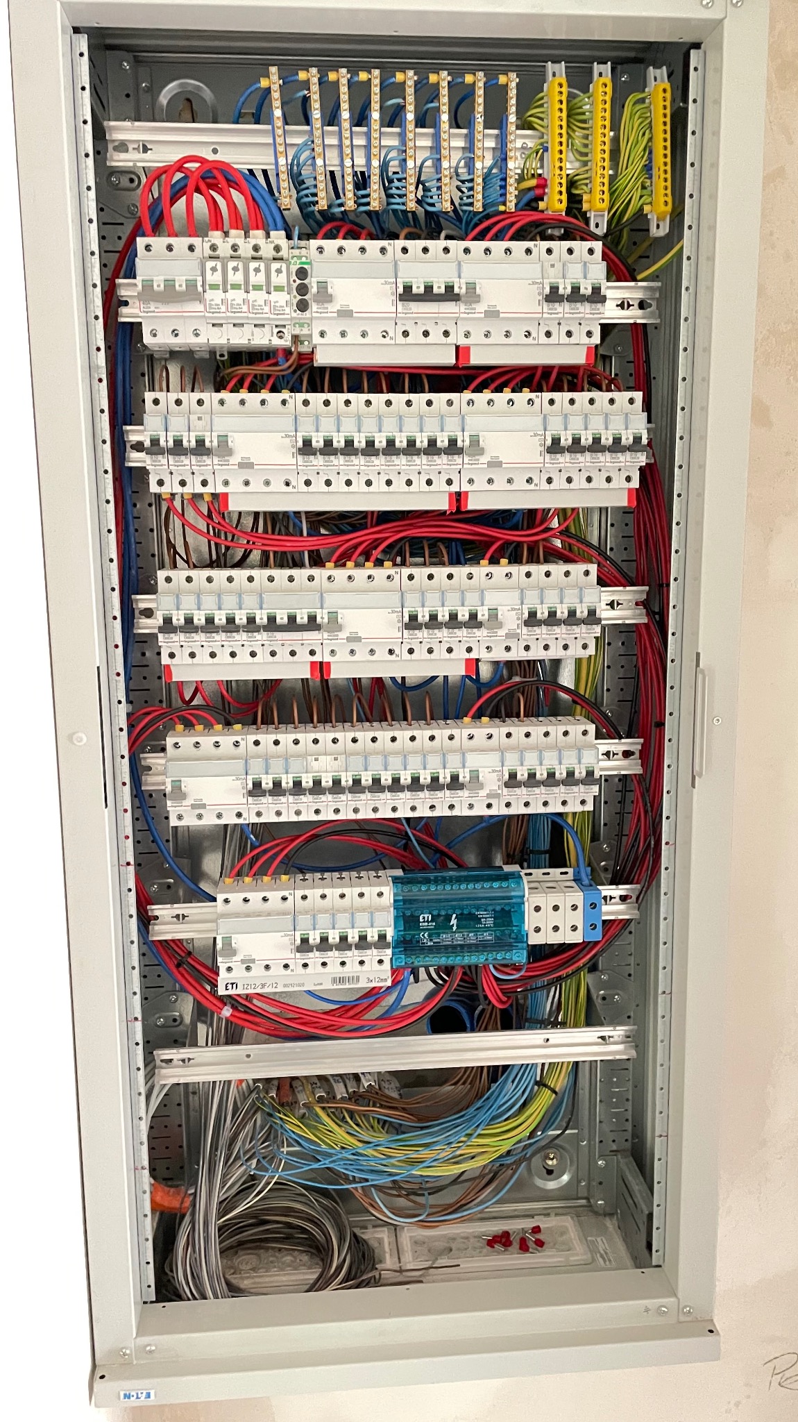 Rozdzielnica elektryczna-dom jednorodzinny