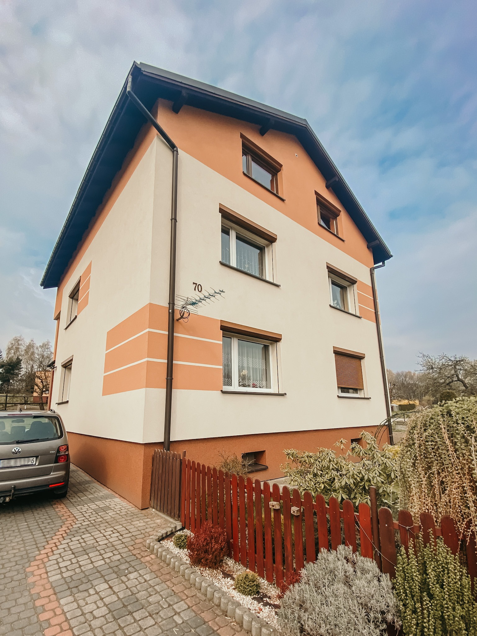 Kompleksowe ocieplenie elewacji w Boguszowicach.