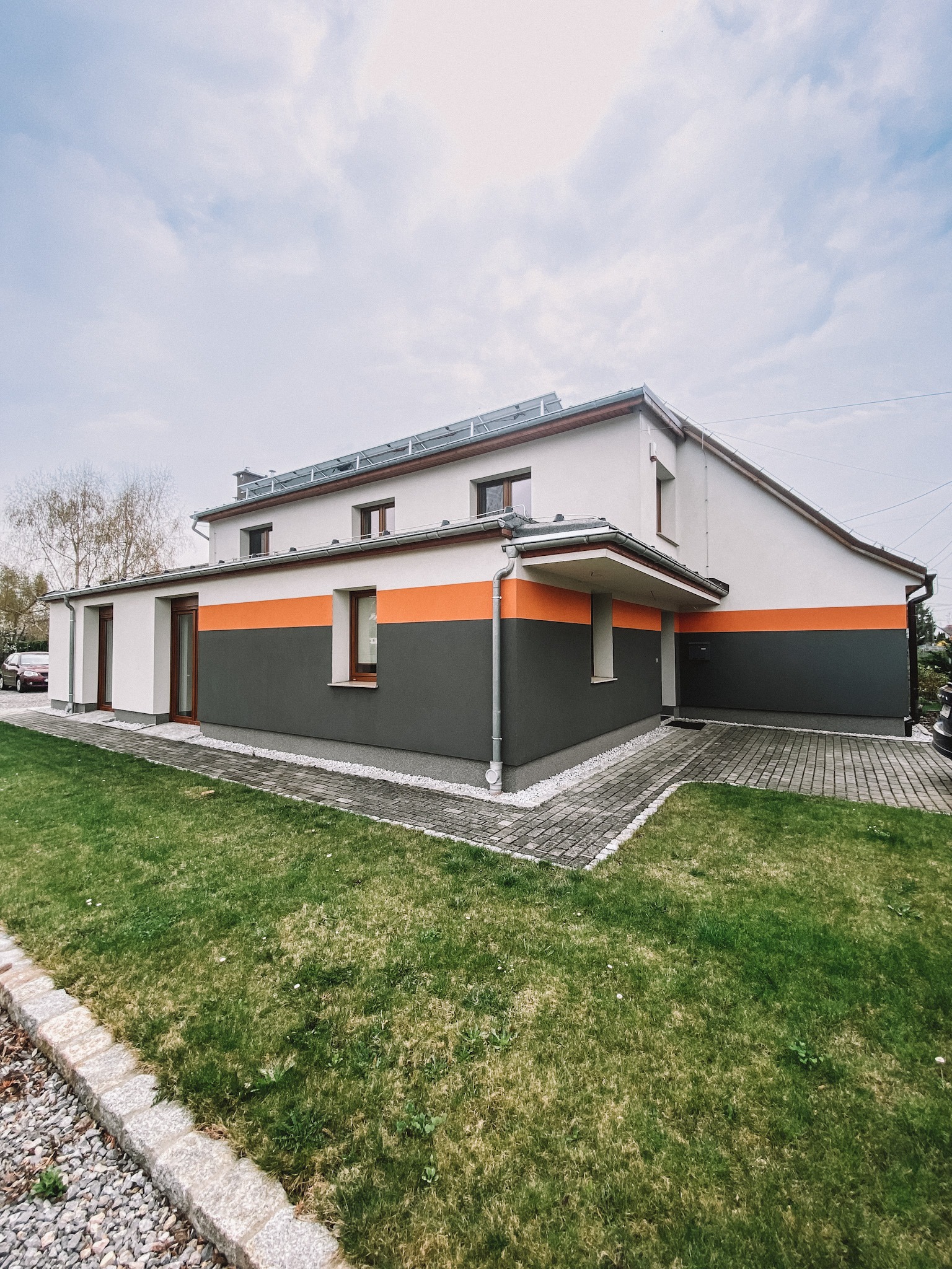 Kompleksowe wykonanie ocieplenia budynku w Raciborzu-Ocicach.