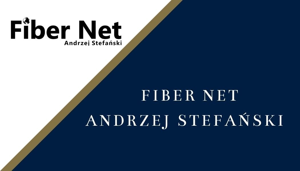 Logo firmy Fiber Net Andrzej Stefański na białym i granatowym tle z ukośną złotą linią.