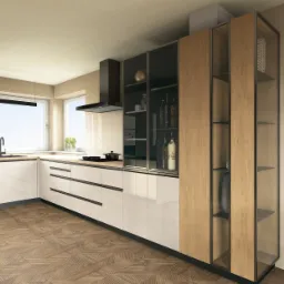 Wizualizacja nowoczesnej kuchni z białymi, lakierowanymi frontami, drewnianą podłogą w jodełkę i przeszkloną witryną z drewnianymi panelami bocznymi.